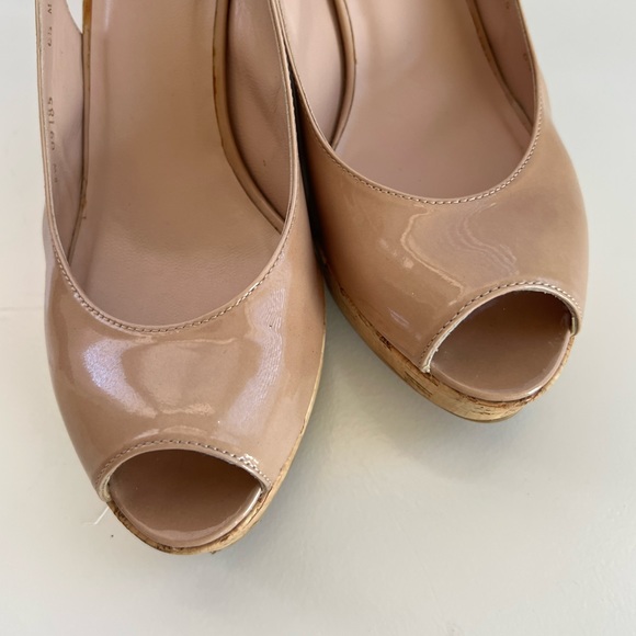 Stuart Weitzman Nude Wedges - Picture 4 of 10